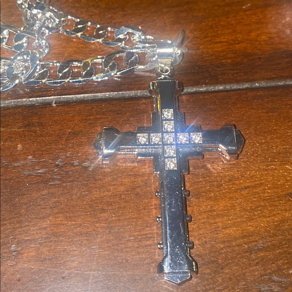 .925 STERLING SILVER CUBAN 24” WITH CROSS CZ STONES NEW!!
